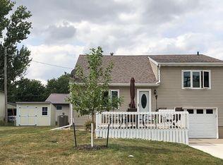 313 Charles St, Conrad, IA 50621