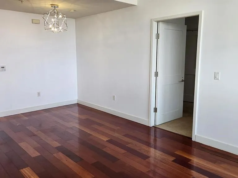 700 W East St #2805 — Photo 9