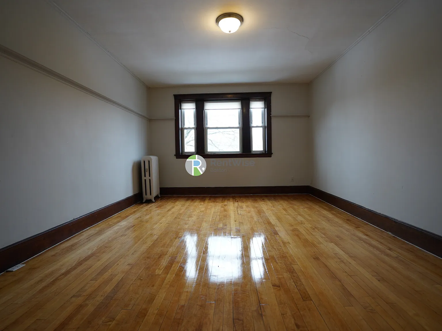 3 bed, 1000 sqft, $4,500 — Photo 1