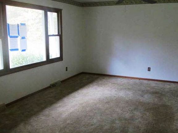 2nd image of 2234 Branchton Rd