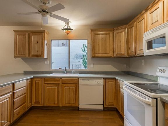 3rd image of 2641 E Windrose Dr