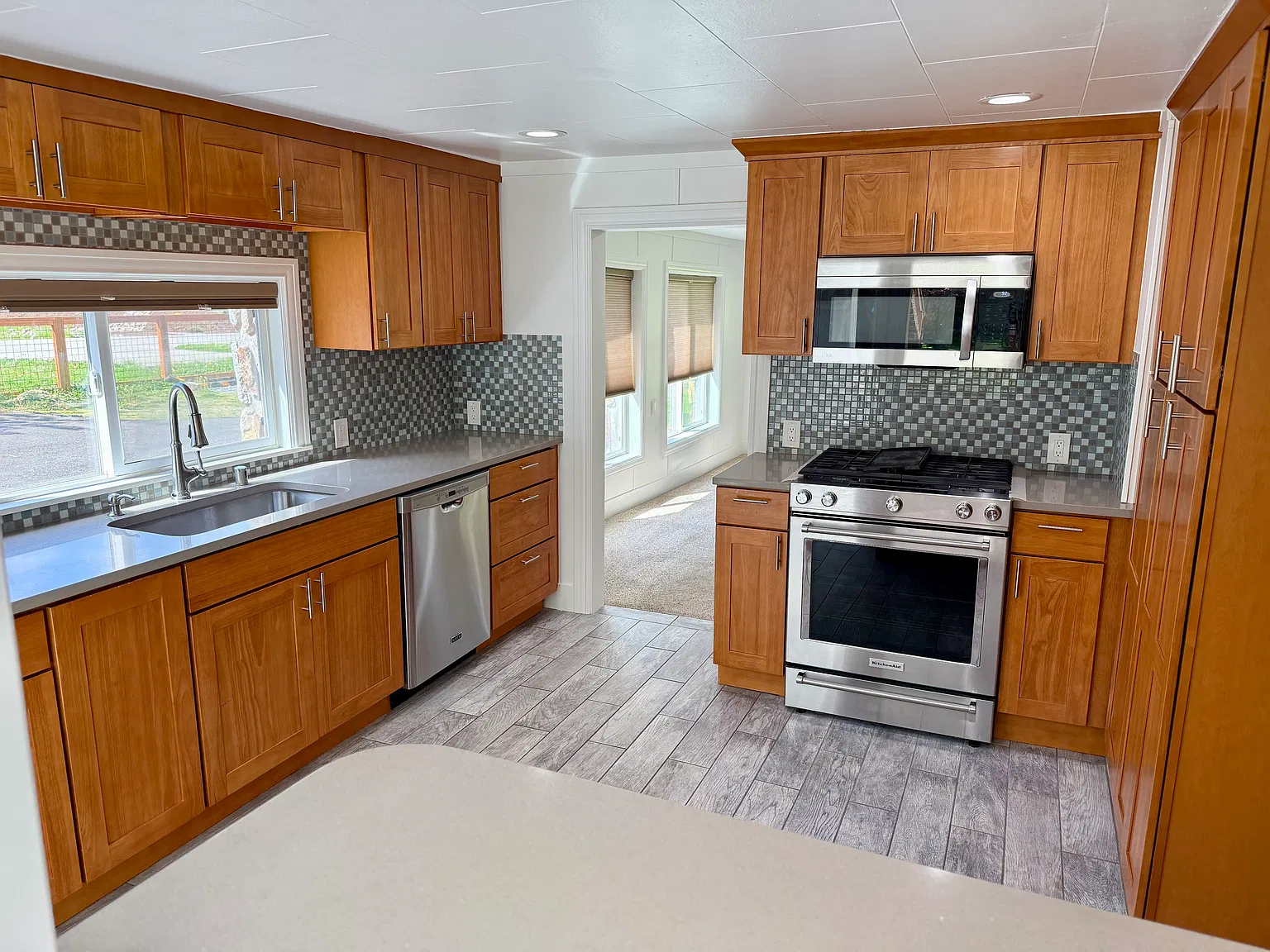 2 bed, 1200 sqft, $2,800 — Photo 2