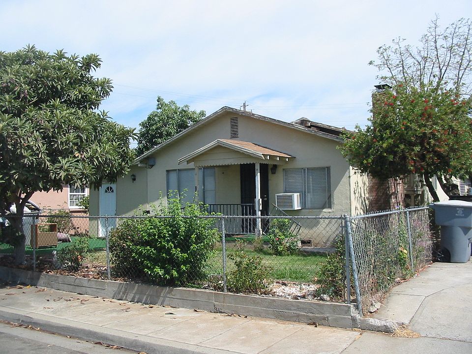 1st image of 2907 Ward Ave