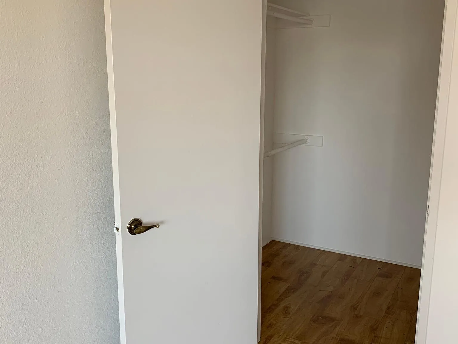 2 bed, 950 sqft, $3,195 — Photo 3