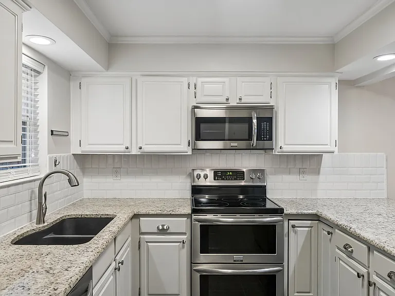2908 Clear Springs Dr — Photo 6