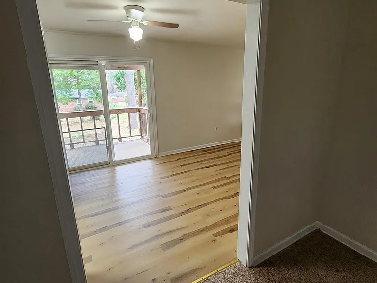 117 Hazel Dr — Photo 3