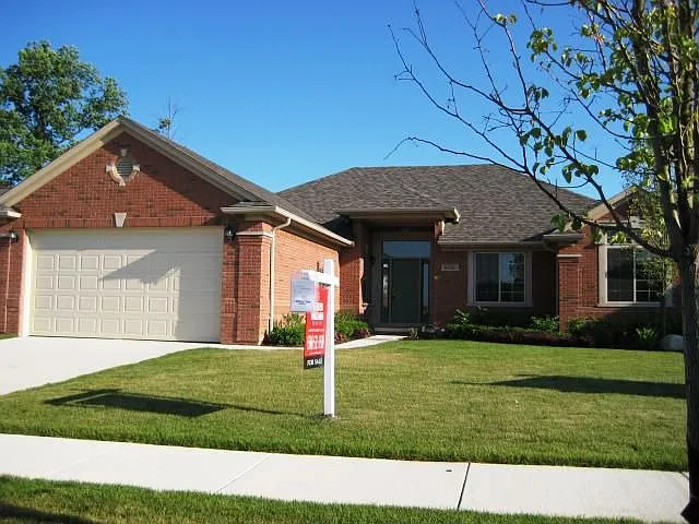 16240 Kingsway Dr photo 1
