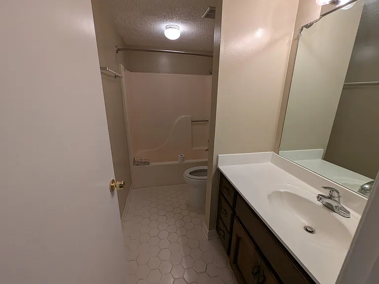 2505 W Broad St #326 — Photo 16