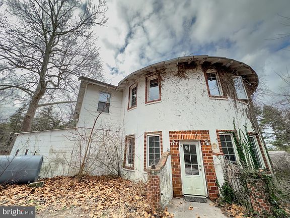 2nd image of 355 Penny Ln