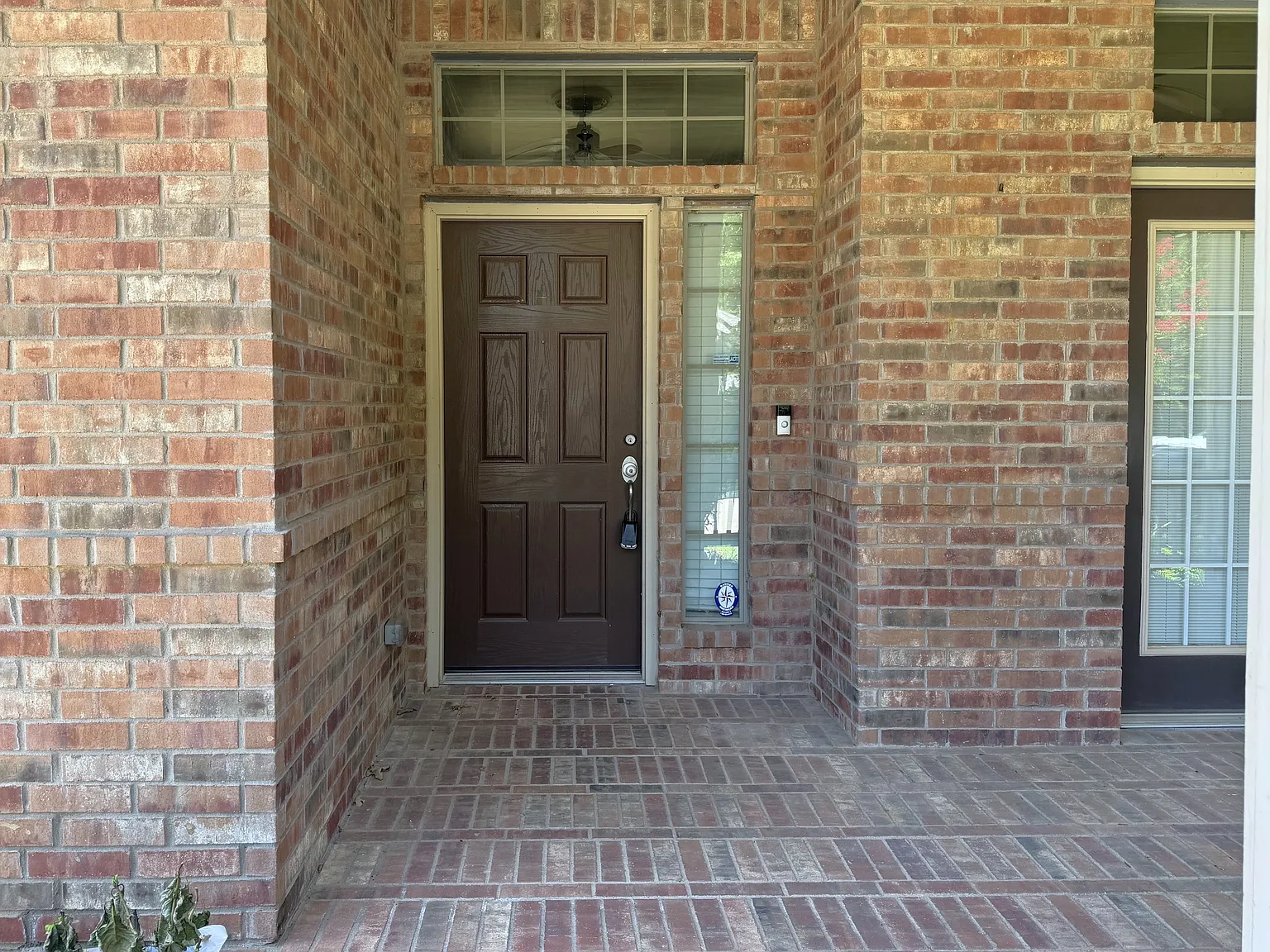 4 bed, 2521 sqft, $2,550 — Photo 4