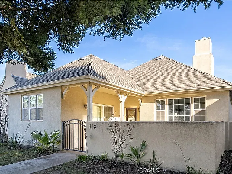 112 Benson Ter — Photo 3