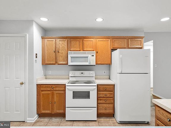 2nd image of 18284 Shingle Point Rd