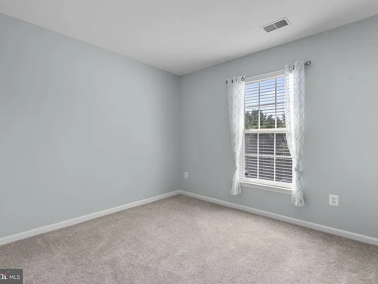 6381 Stockbridge Overlook Ct — Photo 29