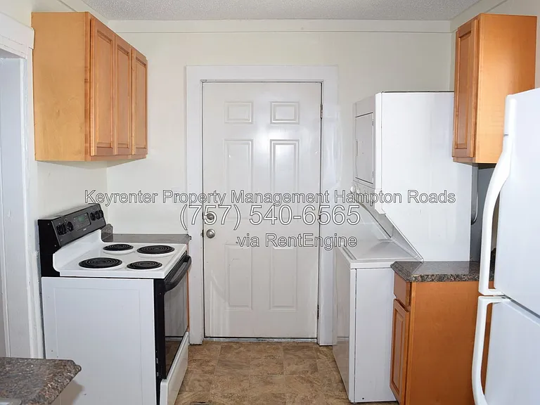 857 W 41st St — Photo 16