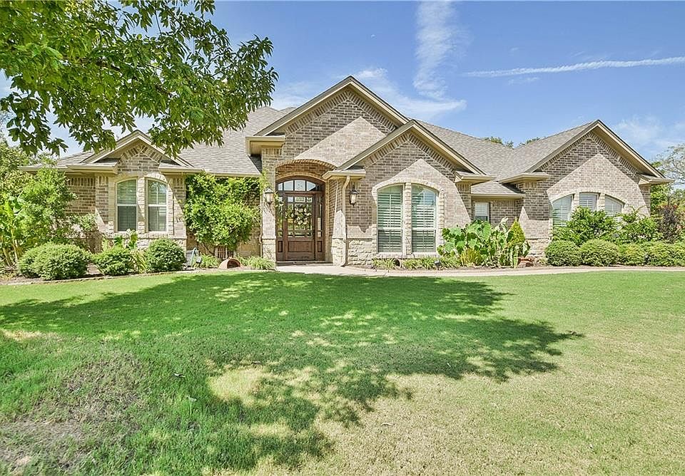 1st image of 6615 Colonial Dr