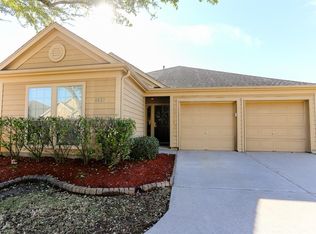 6027 Lynwood Banks Ln, Houston, TX 77092