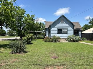 1410 W 6th St, Goldthwaite, TX 76844