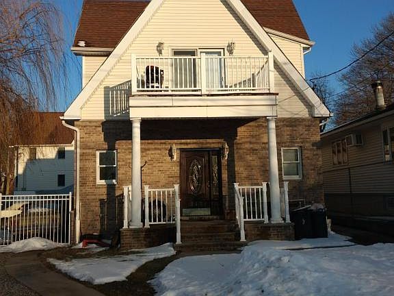 2nd image of 337 Sharrott Ave