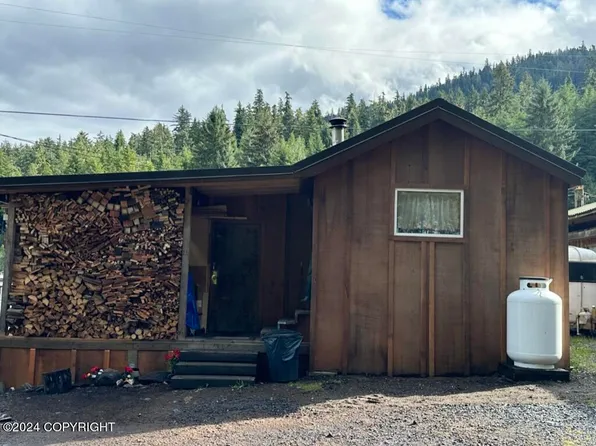 25 Panhandle Trailer Ct, Wrangell, AK 99929