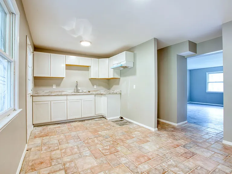 72 Caesar Dr — Photo 16