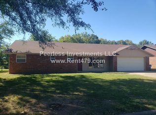 1712 SE P St, Bentonville, AR 72712
