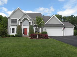 10 Hyacinth Ln, Fairport, NY 14450