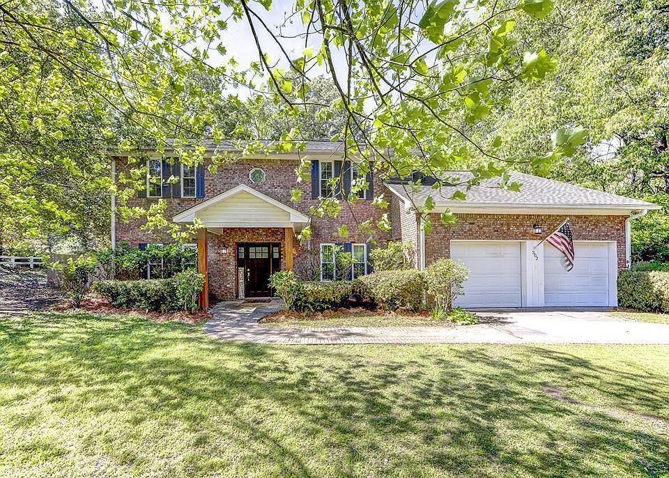 1st image of 302 Silver Creek Dr