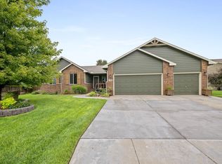 1214 N Lake Edge Dr, Goddard, KS 67052