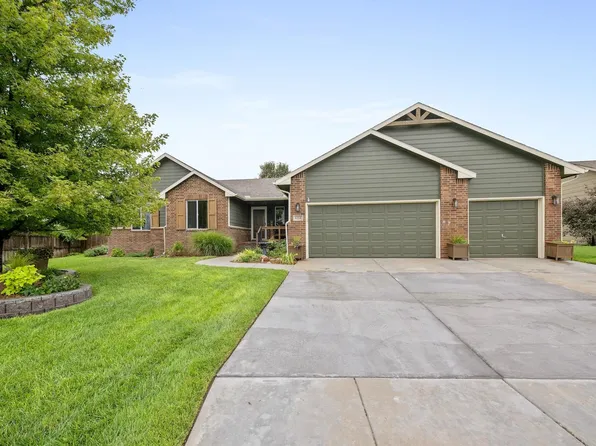 1214 N Lake Edge Dr, Goddard, KS 67052