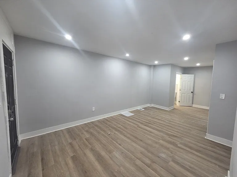 1505 McHenry St — Photo 9