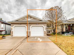 576 E Stonegate Way NW, Airdrie, AB T4B 3C9