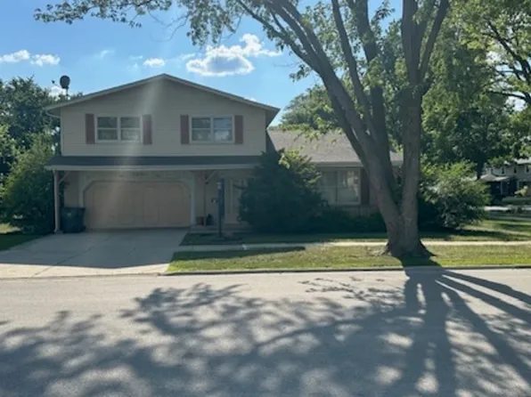 47 W King Henry Ct, Palatine, IL 60067