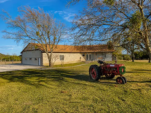 552 Lawson Ln Photo 1
