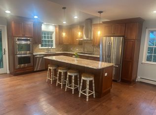 1 Maple Ln, Middletown, NJ 07748