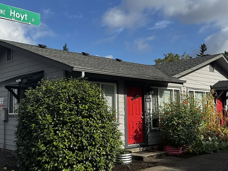 9105-07 NE Hoyt St #606-610 — Photo 14