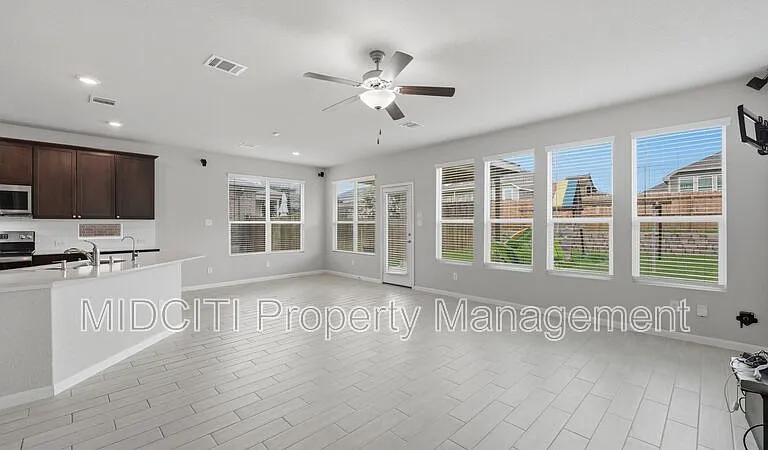 1858 Lauter Ln — Photo 10