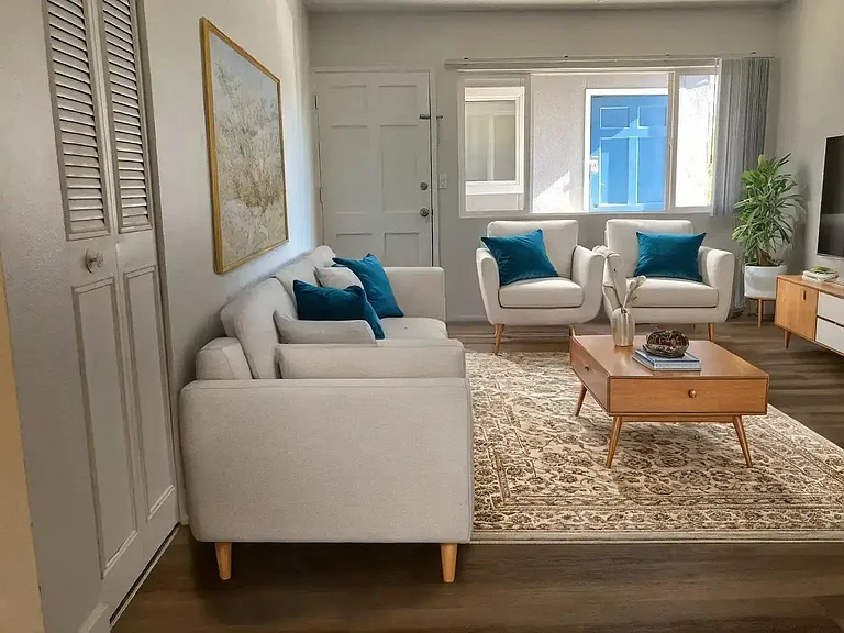 633 SE Flint St #15 — Photo 1