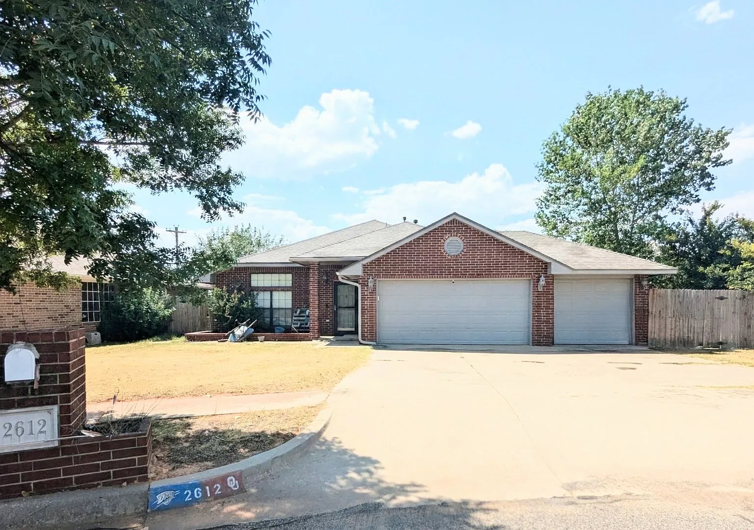 Spacious 3-Bedroom Norman Home with Bonus Room, Fireplace & Fenced Backyard — Photo 1