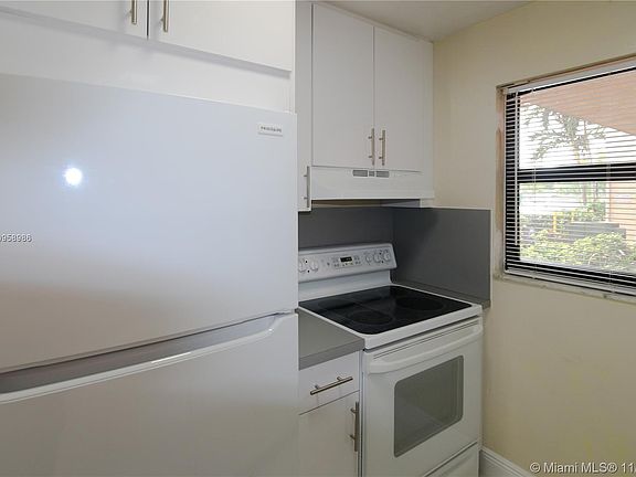 5th image of 1325 W 68th St APT 113