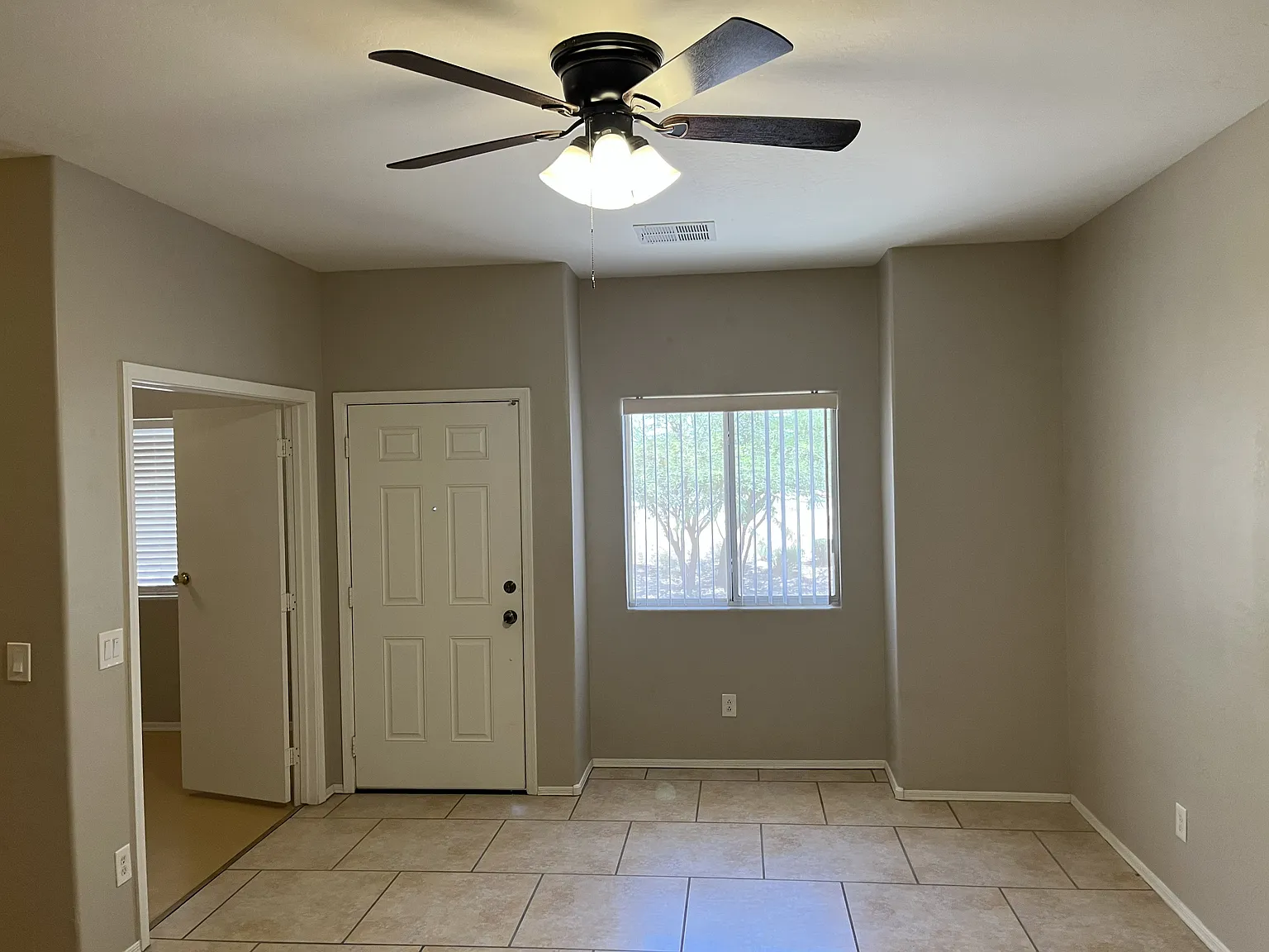 3 bed, 1158 sqft, $1,550 — Photo 3