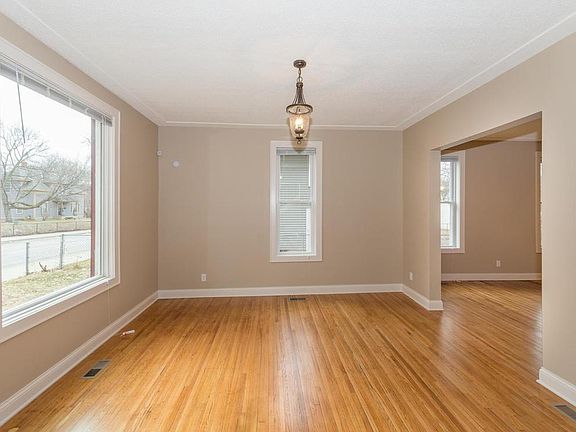 4th image of 2719 Emerson Ave N