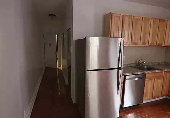 2nd image of 19 Cumming St APT 2G