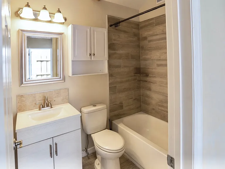 3934 Briggs Ave #B — Photo 6