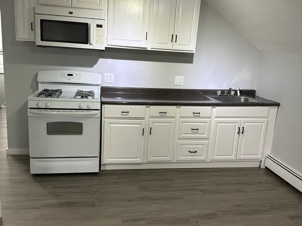 47 Bloomingdale Ave #2R, Pawtucket, RI 02860