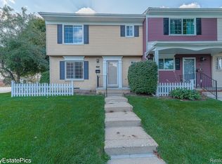 32208 W Twelve Mile Rd, Farmington, MI 48334