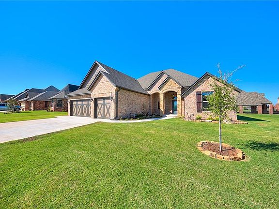 2nd image of 3301 Chesterfield Pl