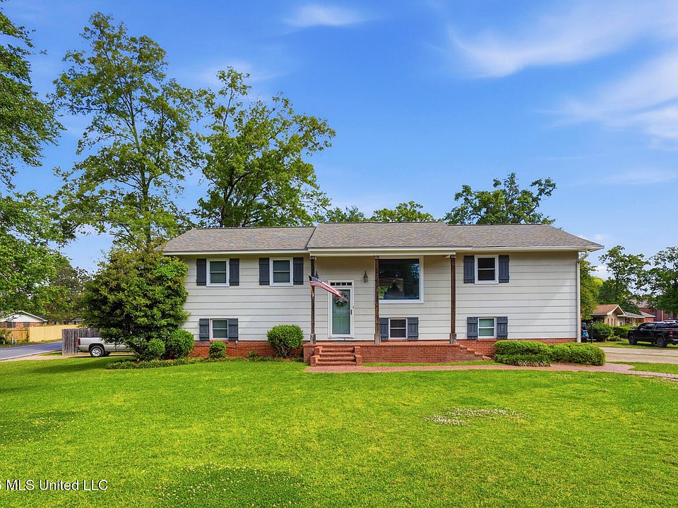 1st image of 3404 Patterson Dr