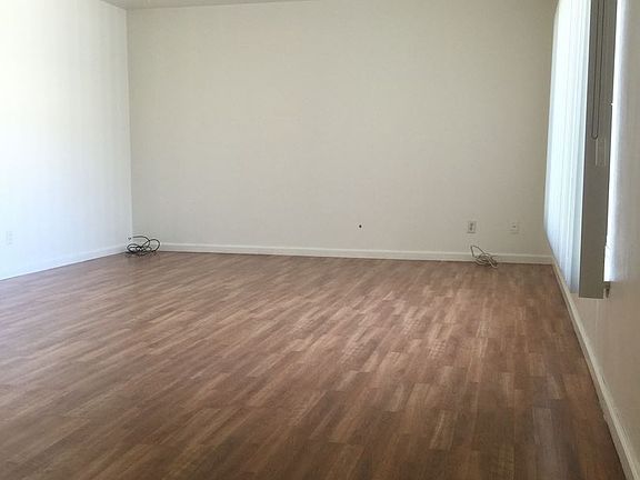 3rd image of 2229 1/2 W Beverly Blvd