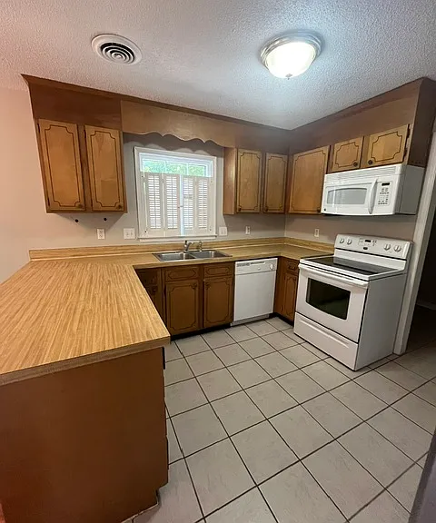 4804 Yorkwood Dr — Photo 9