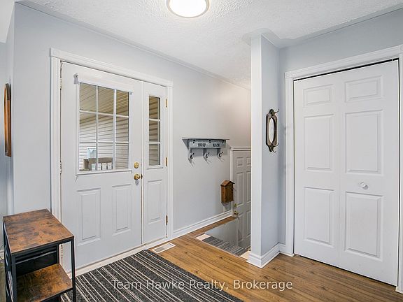4th image of 22 Laurier Blvd